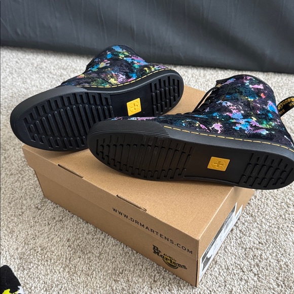 Dr. Martens AirWair Splatter Boots shoes 9 Sheridan black rainbow burst suede - Picture 2 of 5